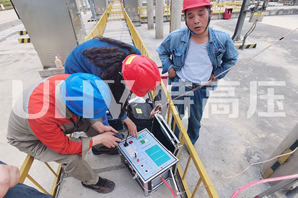 特高壓為河南洪泰電力公司提供售后服務(wù)(圖3) 特高壓為河南洪泰電力公司提供售后服務(wù)(圖3)