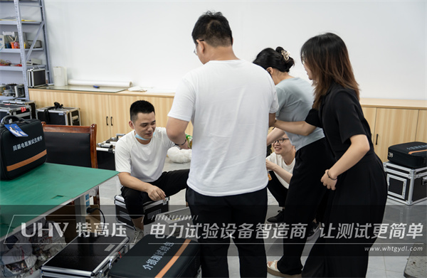 特高壓電力福利來襲!炎炎夏日送清涼,濃濃關懷沁人心~(圖2) 特高壓電力福利來襲!炎炎夏日送清涼,濃濃關懷沁人心~(圖2)